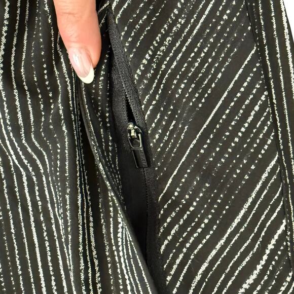 Athleta Black White Amara Stripe Arrival Ankle Pull On Pants Size 4 P Petite - Picture 13 of 13